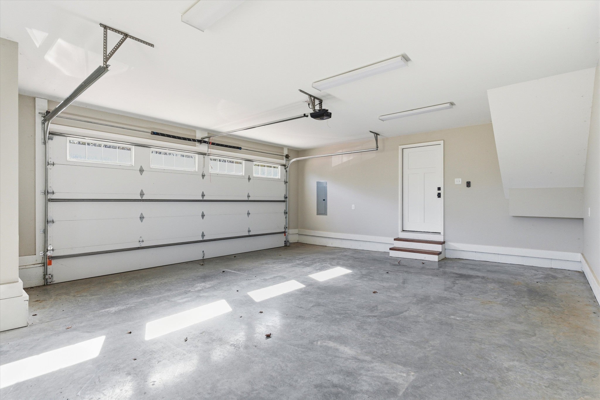 McMinnville, Tennessee, 37110, United States, 3 Bedrooms Bedrooms, ,2 BathroomsBathrooms,Residential,For Sale,2006562