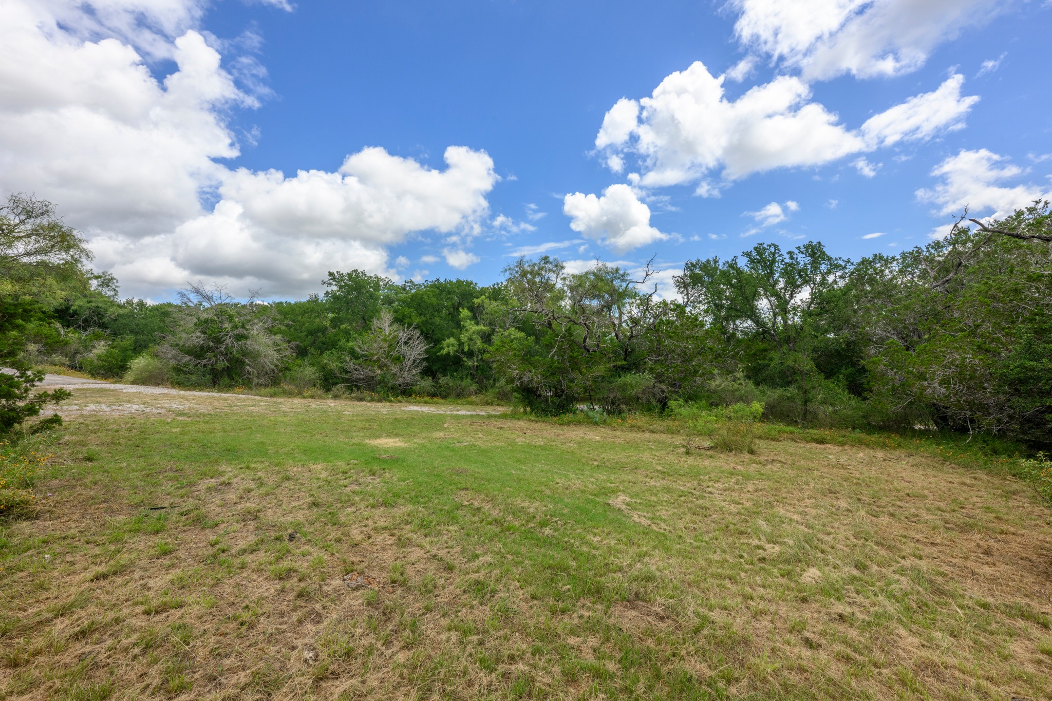  16 Acres in Spicewood - 物件實景