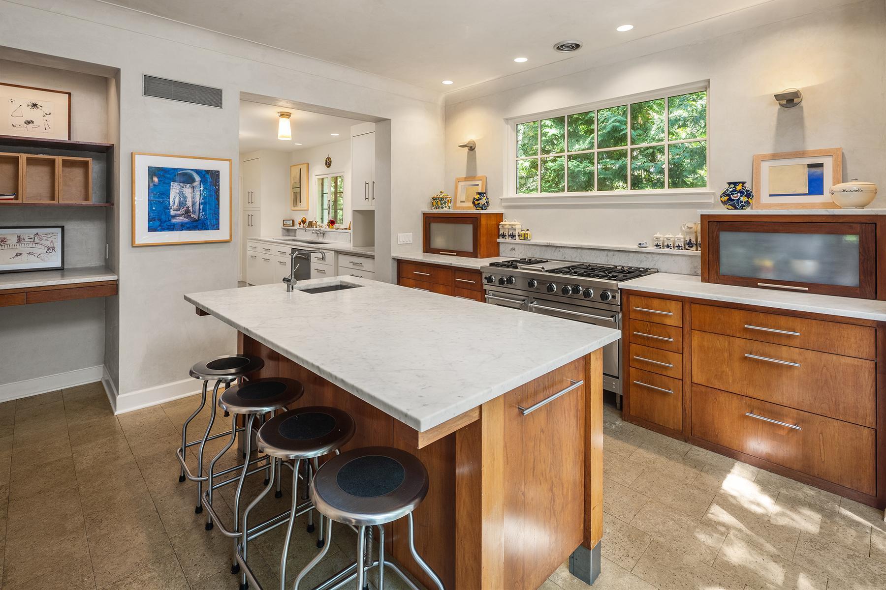 Minneapolis, Minnesota, 55416, United States, 4 Bedrooms Bedrooms, ,4 BathroomsBathrooms,Residential,For Sale,1901324