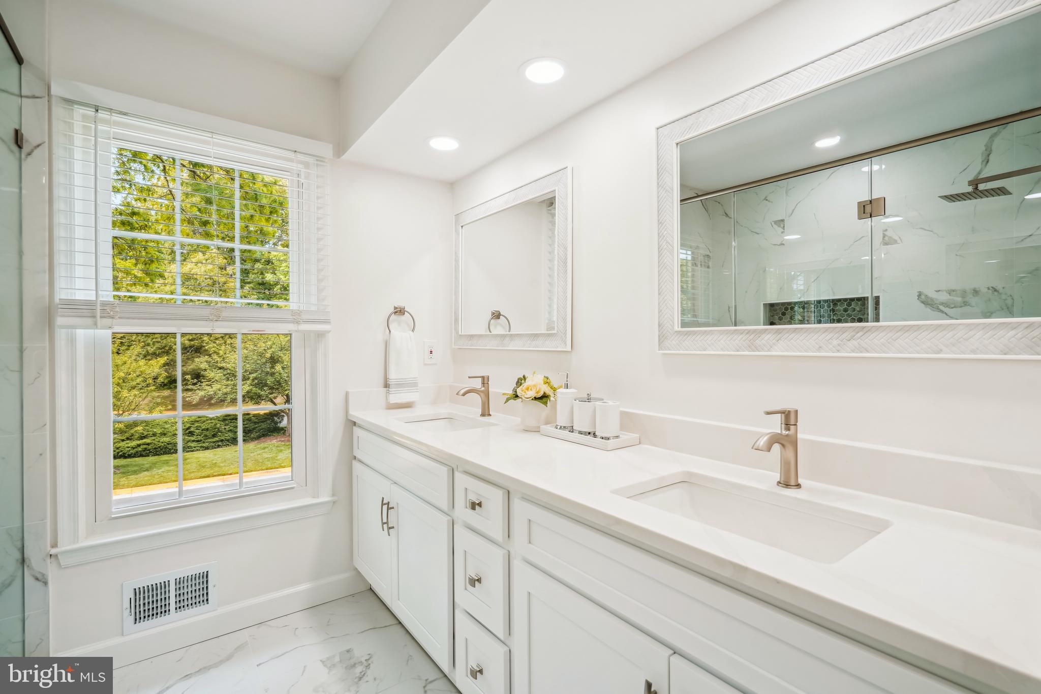Fairfax, Virginia, 22032, United States, 3 Bedrooms Bedrooms, ,4 BathroomsBathrooms,Residential,For Sale,1945020