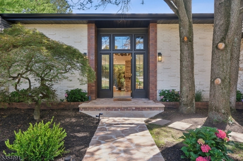 South Orange Village Twp., New Jersey, 07079, United States, 5 Bedrooms Bedrooms, ,4 BathroomsBathrooms,Residential,For Sale,1940447