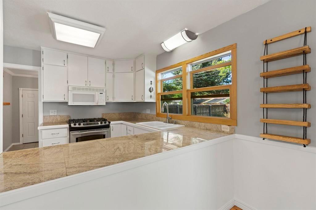 Durango, Colorado, 81301, United States, 3 Bedrooms Bedrooms, ,2 BathroomsBathrooms,Residential,For Sale,1947970