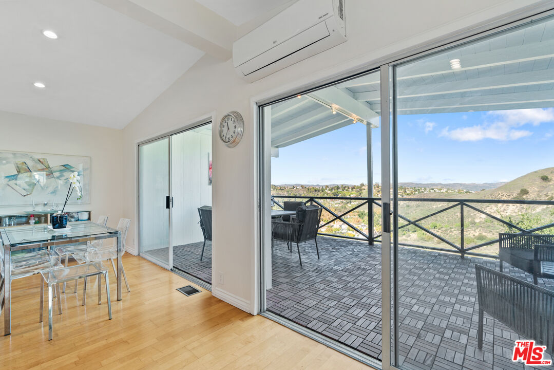 Calabasas, California, 91302, United States, 4 Bedrooms Bedrooms, ,4 BathroomsBathrooms,Residential,For Sale,2002110