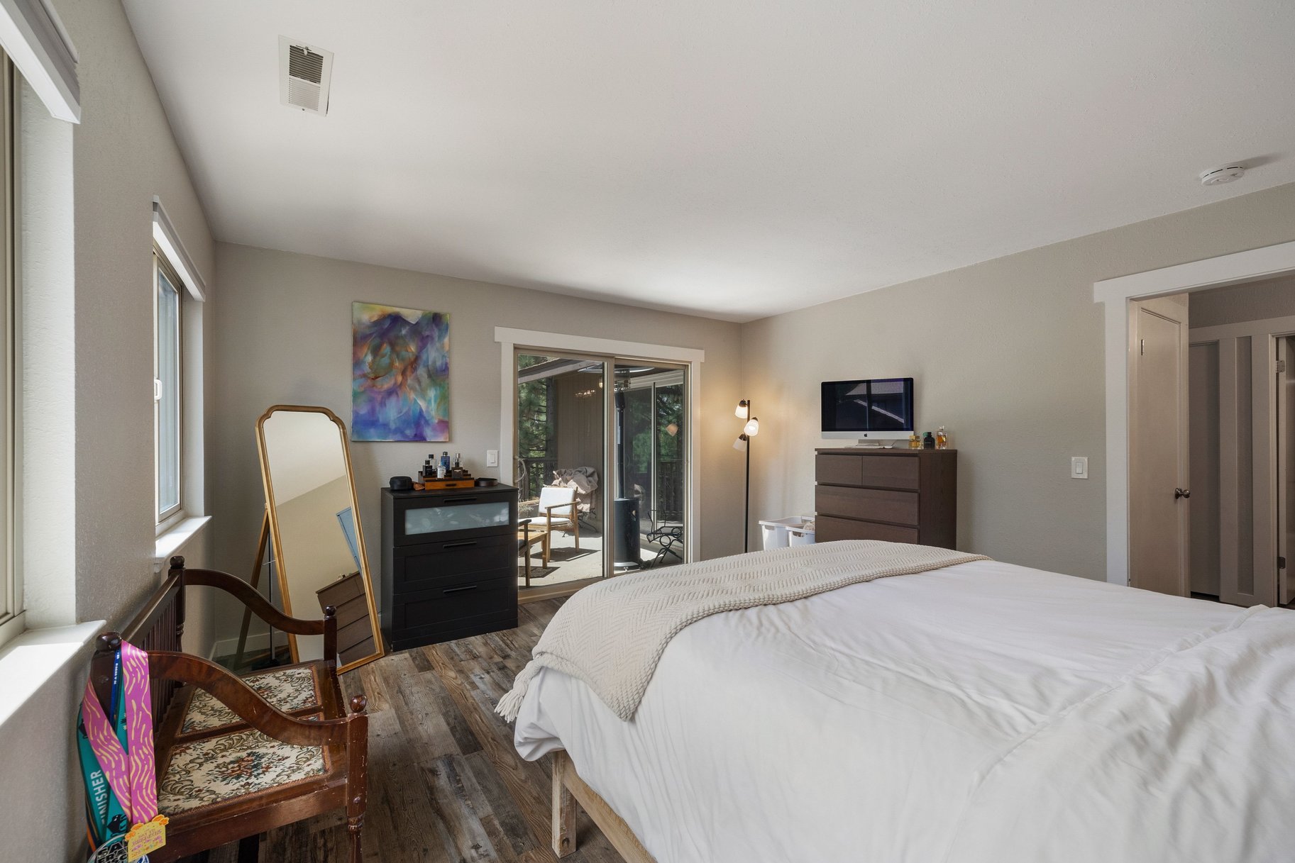  Expansive Nevada-Side Tahoe Retreat in Coveted Lake Village Setting - 物件實景
