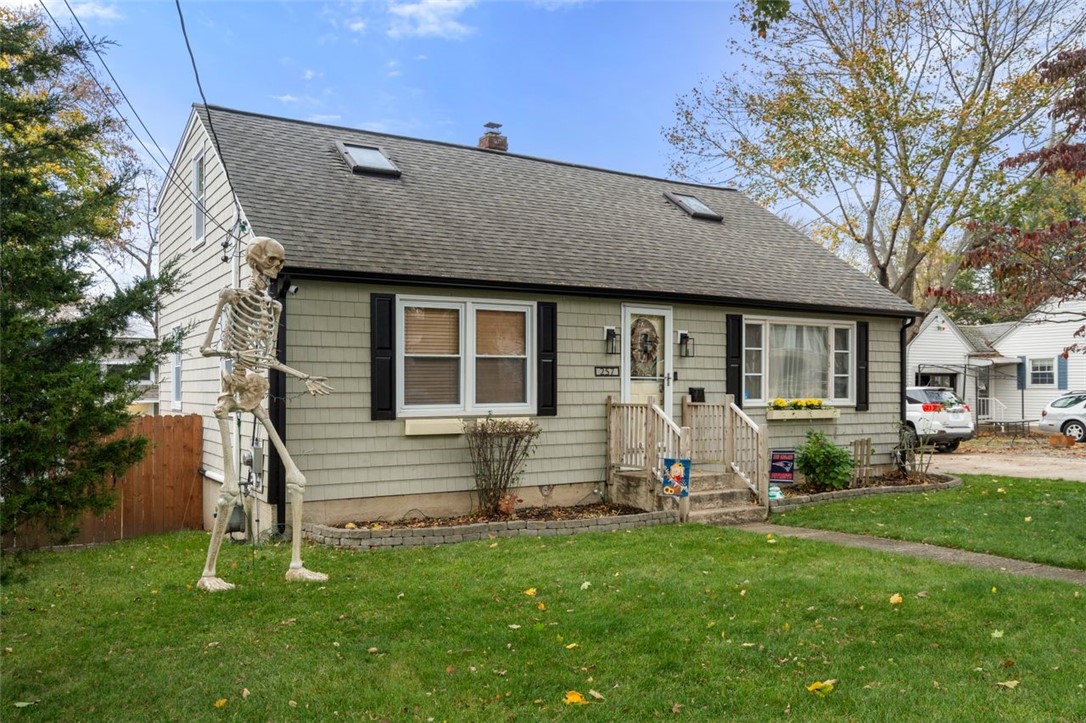 Woonsocket, Rhode Island, 02895, United States, 4 Bedrooms Bedrooms, ,2 BathroomsBathrooms,Residential,For Sale,1987551