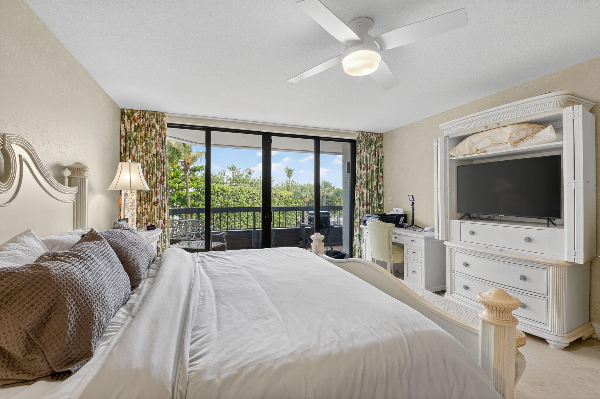 Delray Beach, Florida, 33483, United States, 2 Bedrooms Bedrooms, ,2 BathroomsBathrooms,Residential,For Sale,1987986