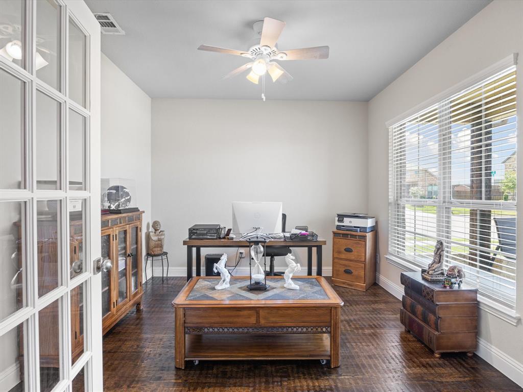 Waxahachie, Texas, 75165, United States, 4 Bedrooms Bedrooms, ,4 BathroomsBathrooms,Residential,For Sale,1978879