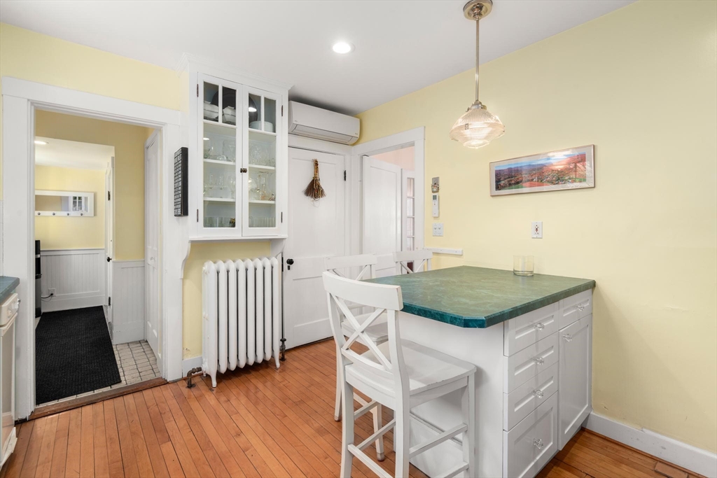 Milton, Massachusetts, 02186, United States, 3 Bedrooms Bedrooms, ,3 BathroomsBathrooms,Residential,For Sale,1941050