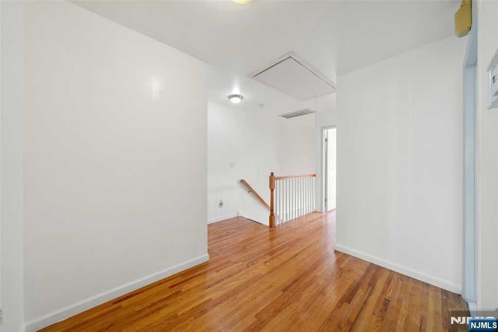 Palisades Park, New Jersey, 07650, United States, 3 Bedrooms Bedrooms, ,4 BathroomsBathrooms,Residential,For Sale,1995559