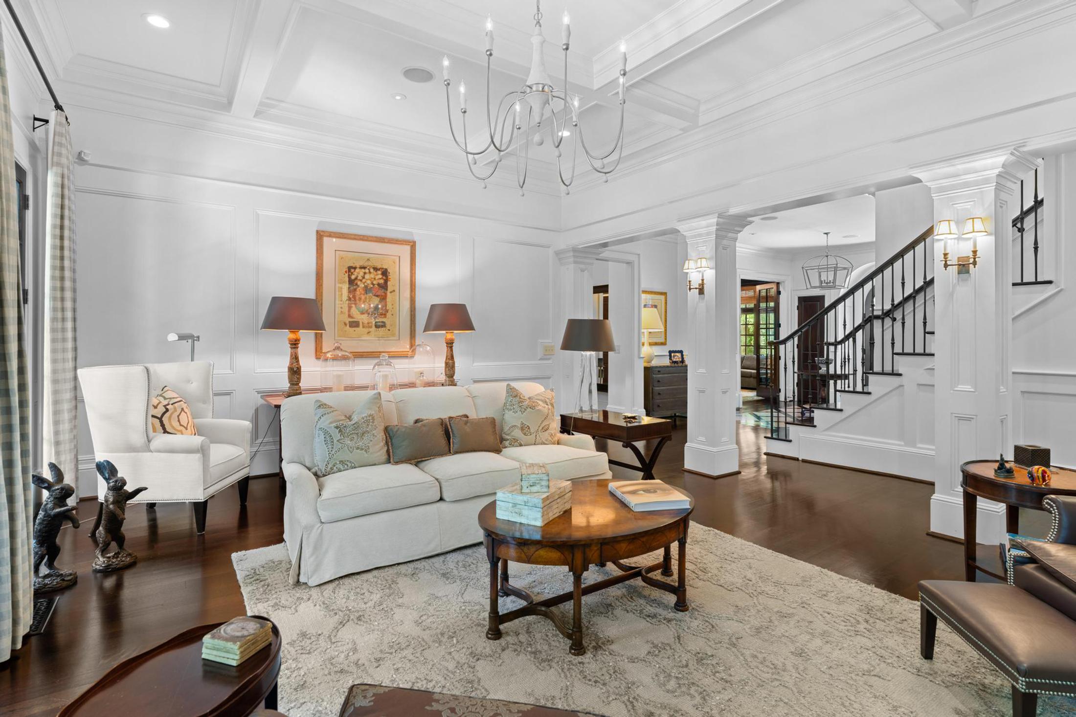  Sophisticated Newer Custom-built Home in Desirable Garden Hills - 物件實景