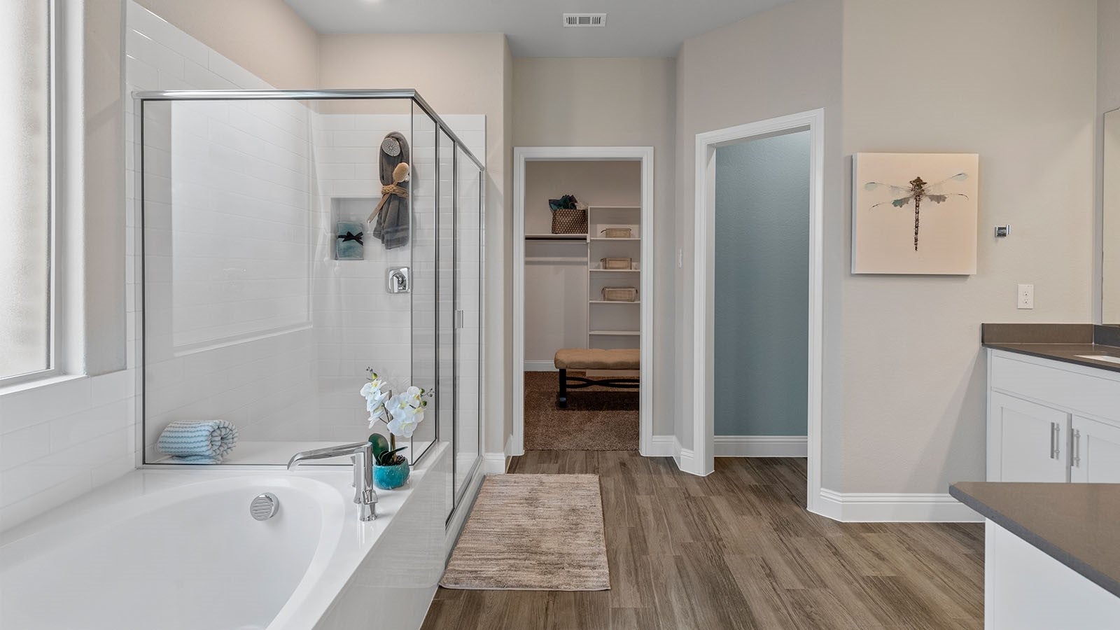 Grand Prairie, Texas, 76065, United States, 5 Bedrooms Bedrooms, ,4 BathroomsBathrooms,Residential,For Sale,2014206