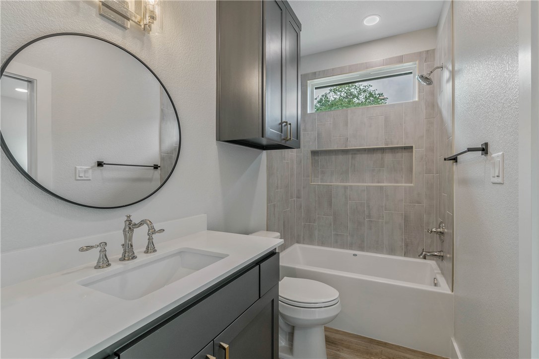 Franklin, Texas, 77856, United States, 4 Bedrooms Bedrooms, ,3 BathroomsBathrooms,Residential,For Sale,1984504