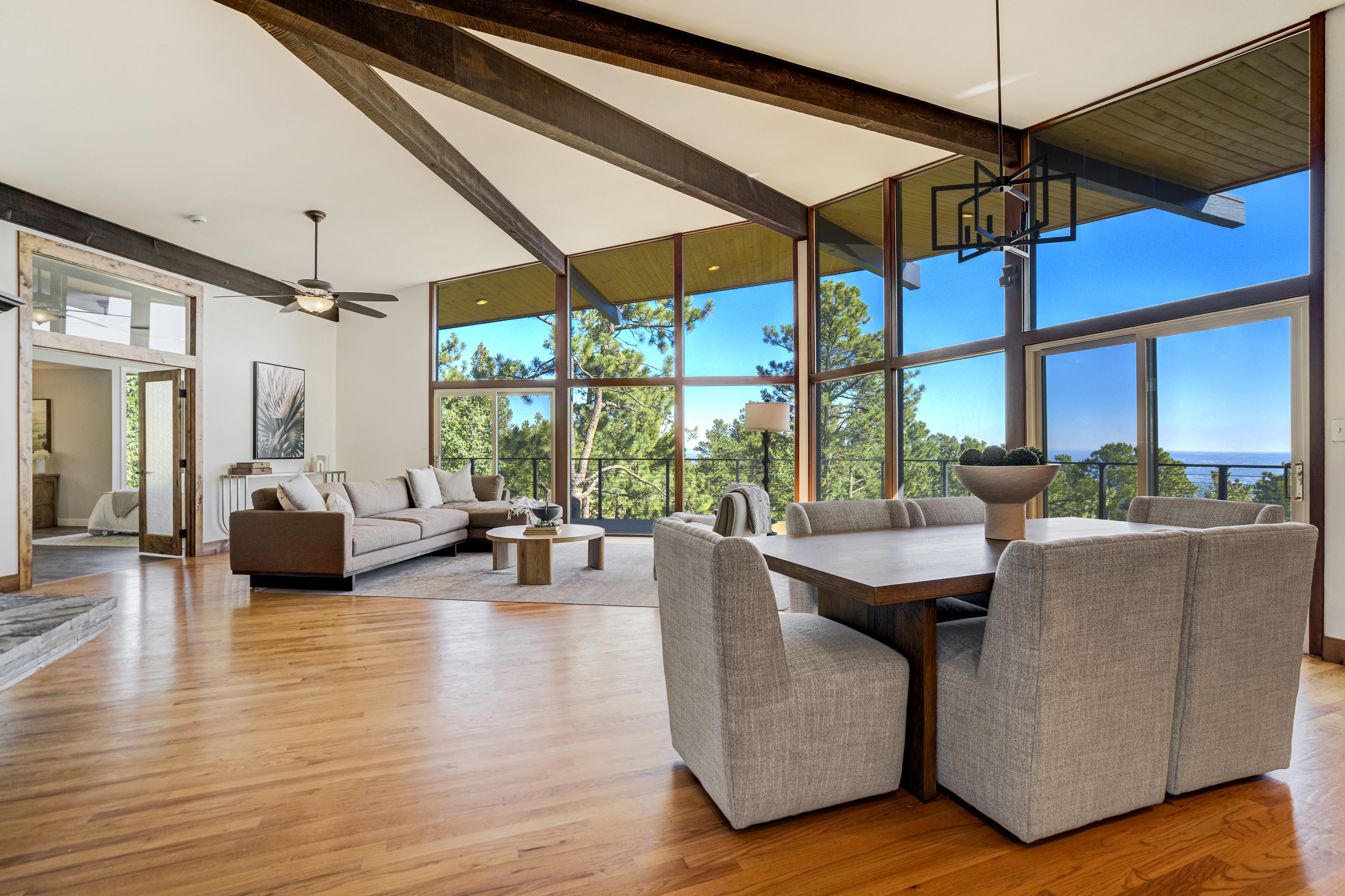  Frank Lloyd Wright-Inspired Architecturally Striking Home with Dramatic Views - 物件實景