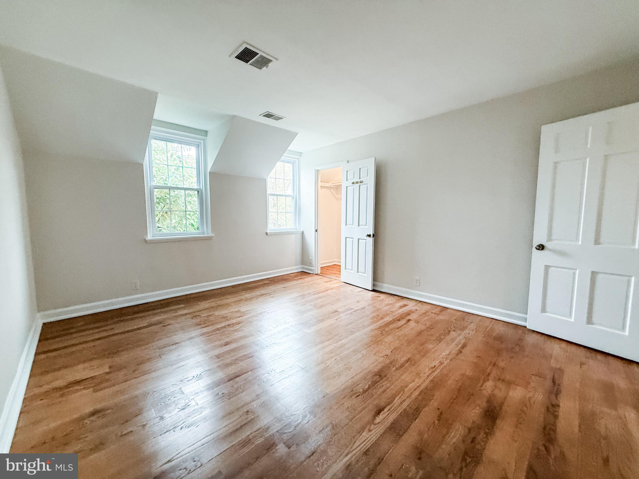 Arlington, Virginia, 22206, United States, 2 Bedrooms Bedrooms, ,2 BathroomsBathrooms,Residential,For Sale,1976928