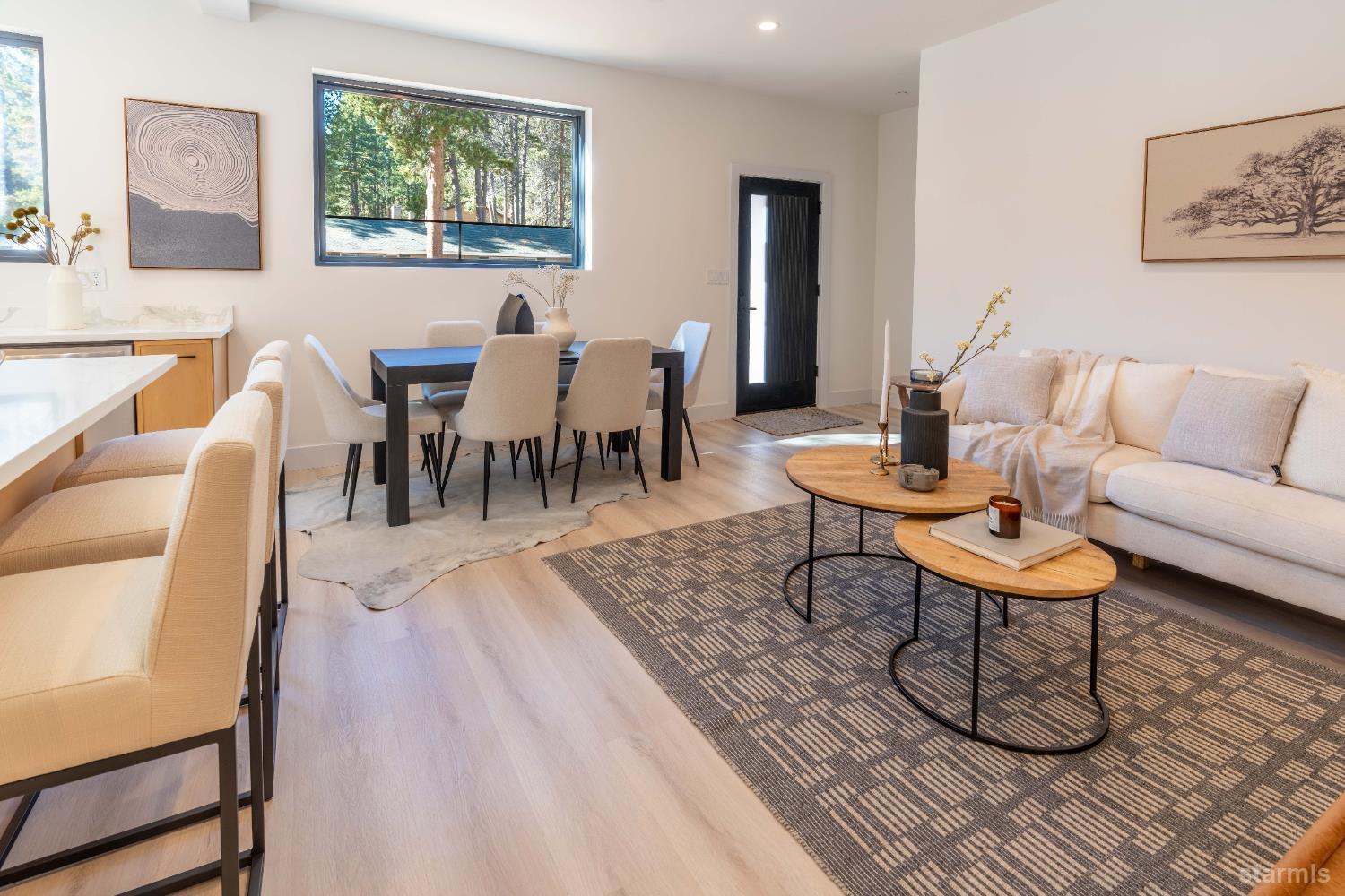 South Lake Tahoe, California, 96150, United States, 3 Bedrooms Bedrooms, ,3 BathroomsBathrooms,Residential,For Sale,1988066