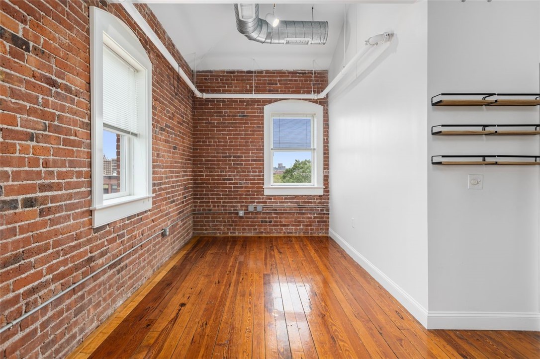 Providence, Rhode Island, 02903, United States, 1 Bedroom Bedrooms, ,2 BathroomsBathrooms,Residential,For Sale,1917986