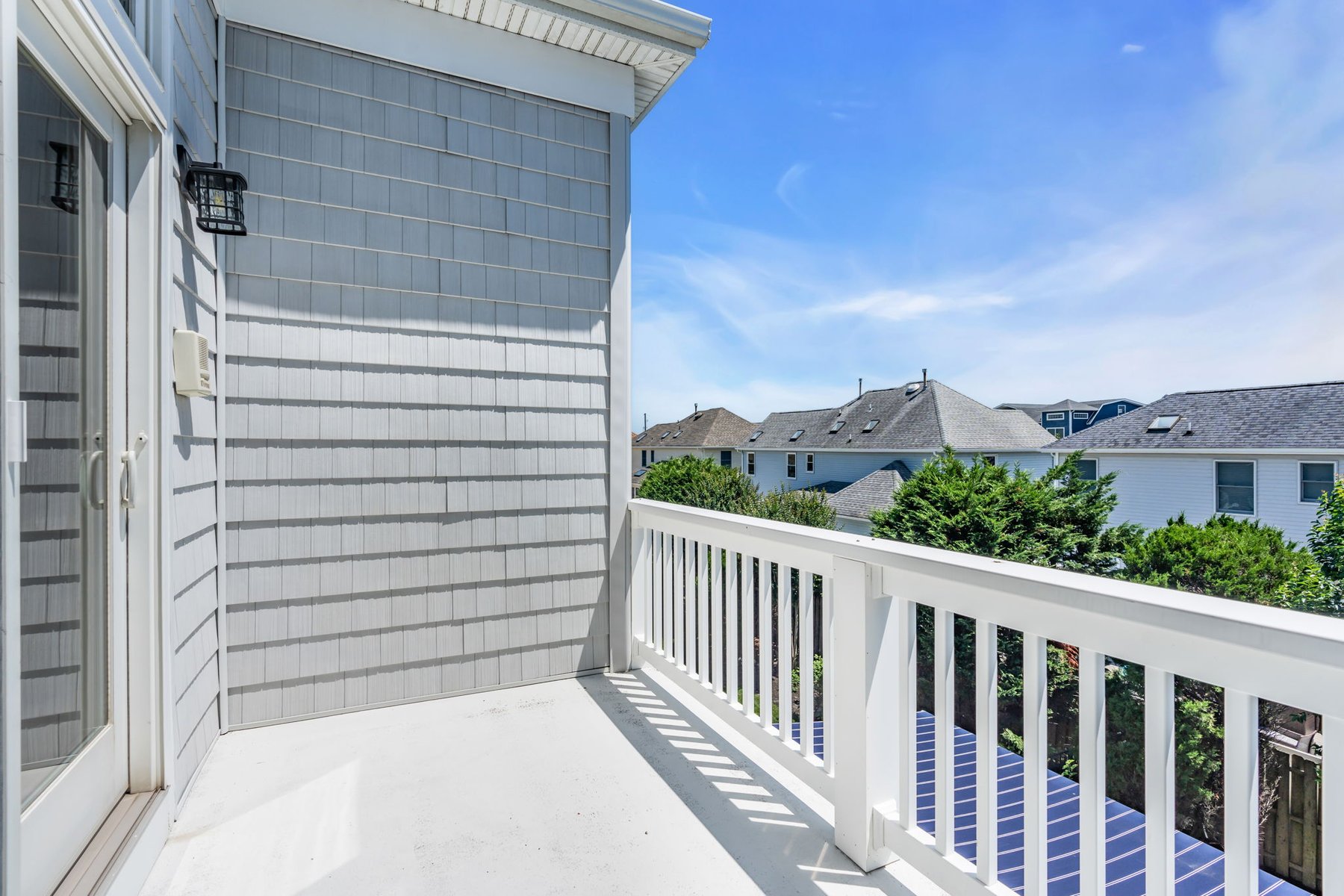  Rare End-Unit Coastal Townhome - 物件實景