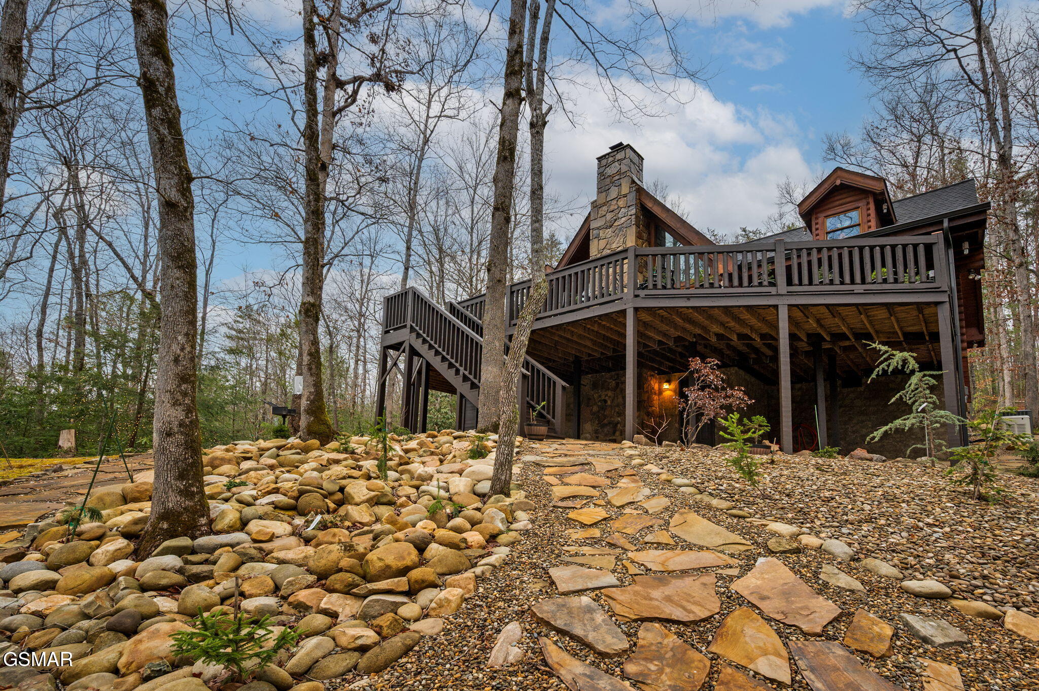 Walland, Tennessee, 37886, United States, 3 Bedrooms Bedrooms, ,4 BathroomsBathrooms,Residential,For Sale,2008541