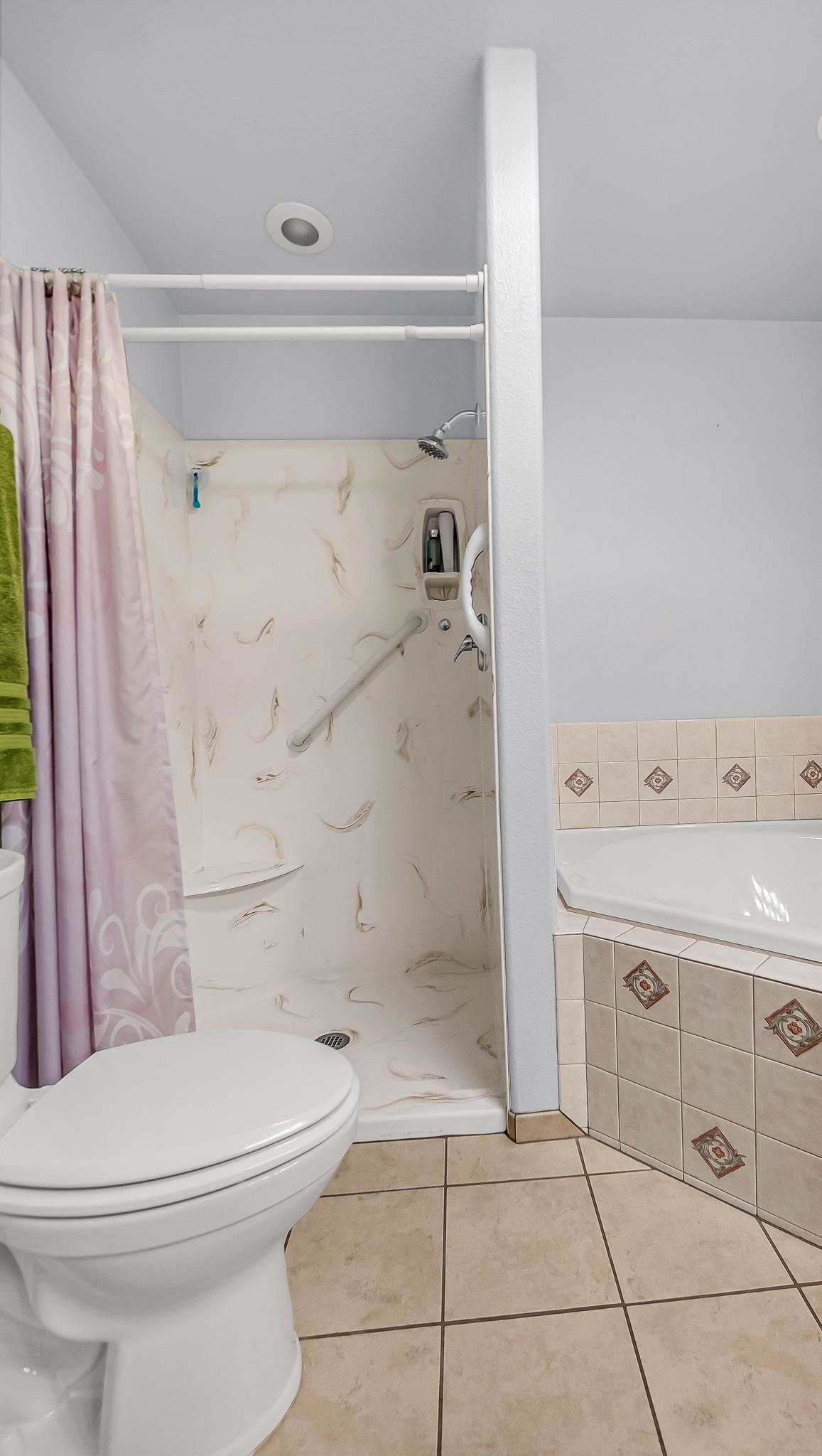 Grand Junction, Colorado, 81507, United States, 3 Bedrooms Bedrooms, ,3 BathroomsBathrooms,Residential,For Sale,1954726