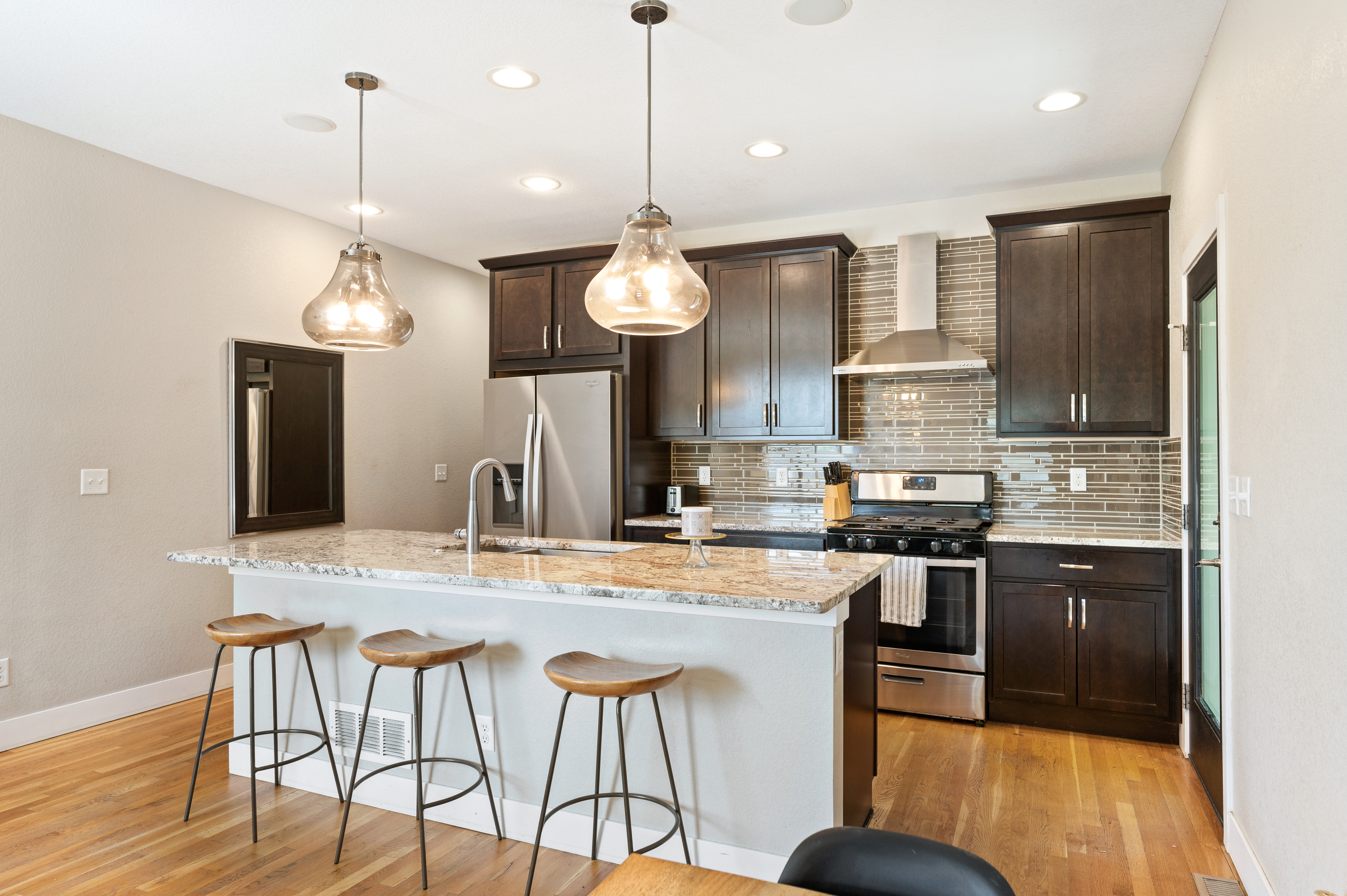  Welcome to this Exquisitely Renovated Half-Duplex - 物件實景