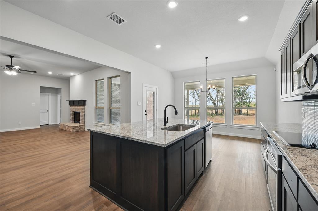 Boyd, Texas, 76023, United States, 5 Bedrooms Bedrooms, ,3 BathroomsBathrooms,Residential,For Sale,1700422