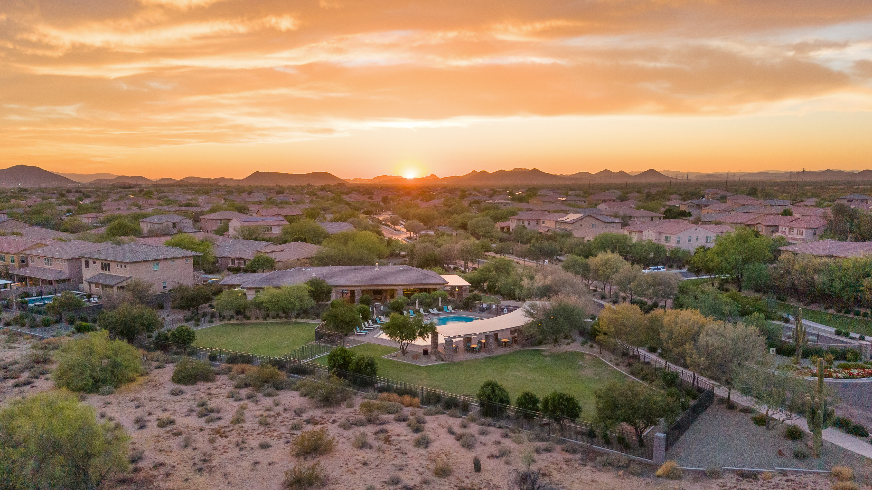  4724 E Parkside Lane  Phoenix, AZ - 物件實景