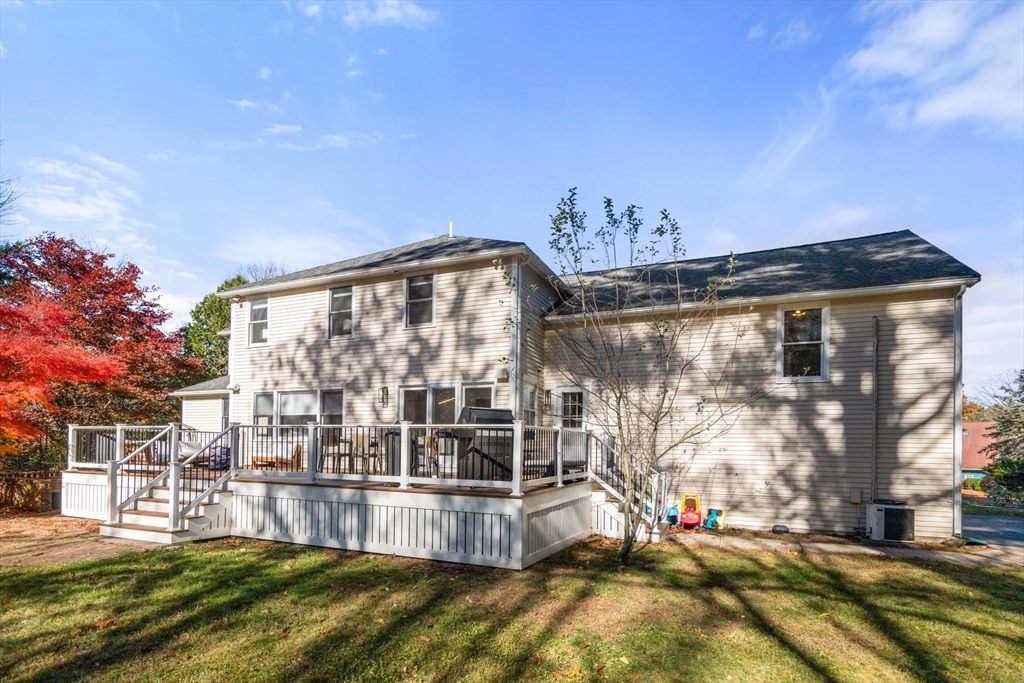 Walpole, Massachusetts, 02081, United States, 4 Bedrooms Bedrooms, ,4 BathroomsBathrooms,Residential,For Sale,1987866