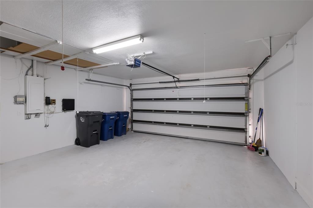 Sarasota, Florida, 34243, United States, 3 Bedrooms Bedrooms, ,2 BathroomsBathrooms,Residential,For Sale,1989326