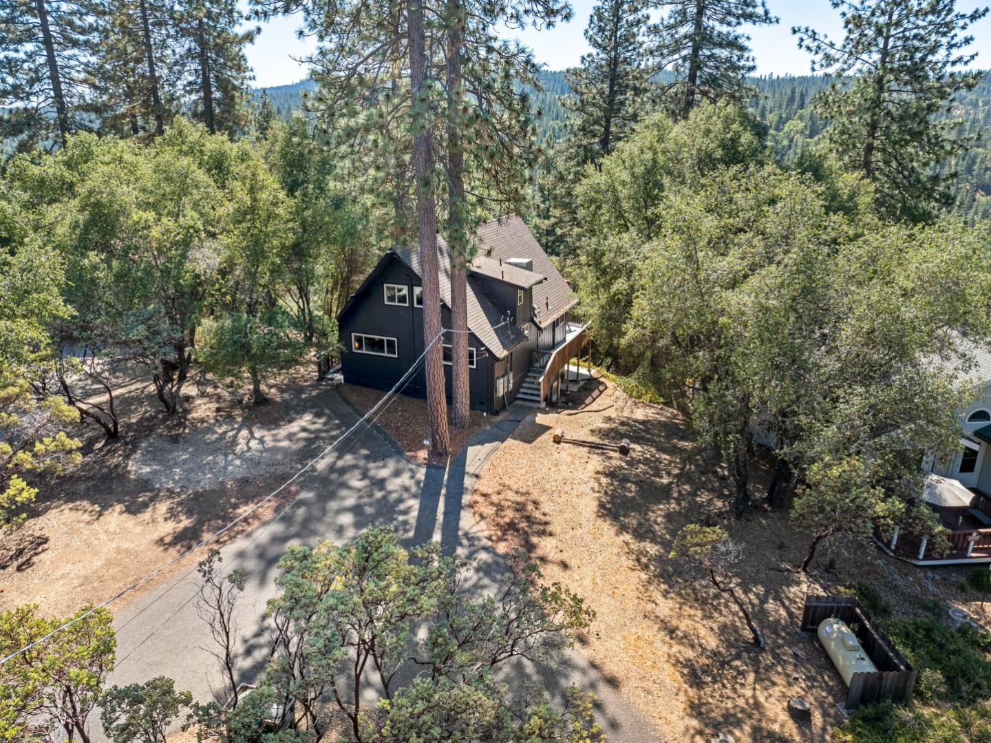 Groveland, California, 95321, United States, 2 Bedrooms Bedrooms, ,3 BathroomsBathrooms,Residential,For Sale,1962373