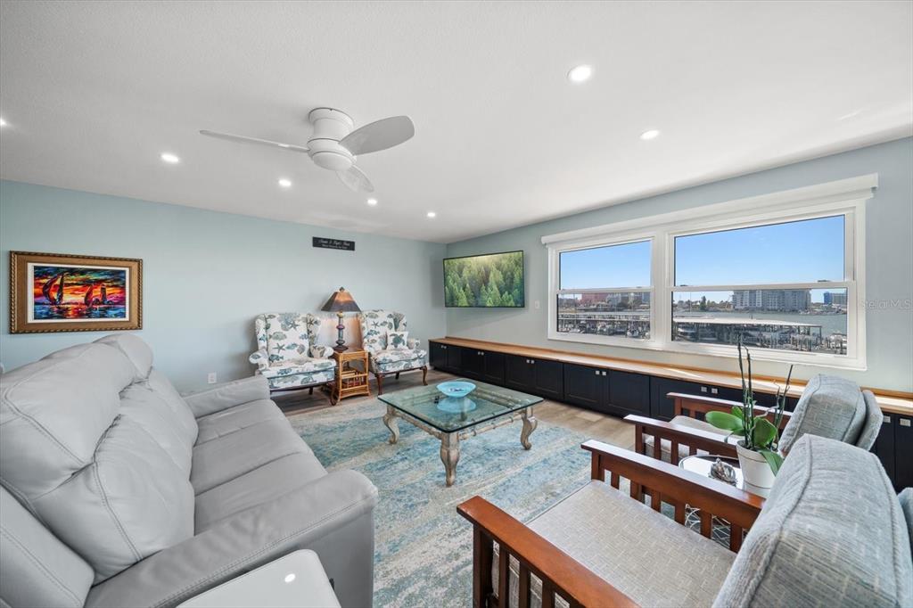 Clearwater Beach, Florida, 33767, United States, 3 Bedrooms Bedrooms, ,3 BathroomsBathrooms,Residential,For Sale,1988337