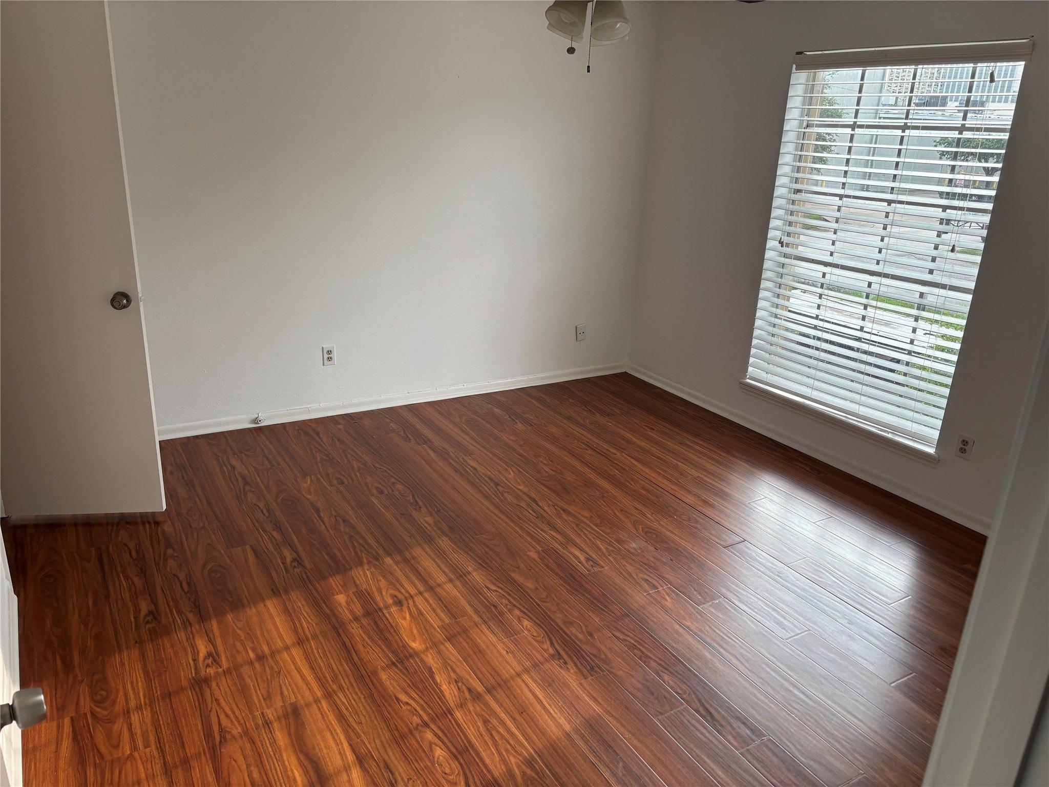 Houston, Texas, 77057, United States, 3 Bedrooms Bedrooms, ,3 BathroomsBathrooms,Residential,For Sale,1921662