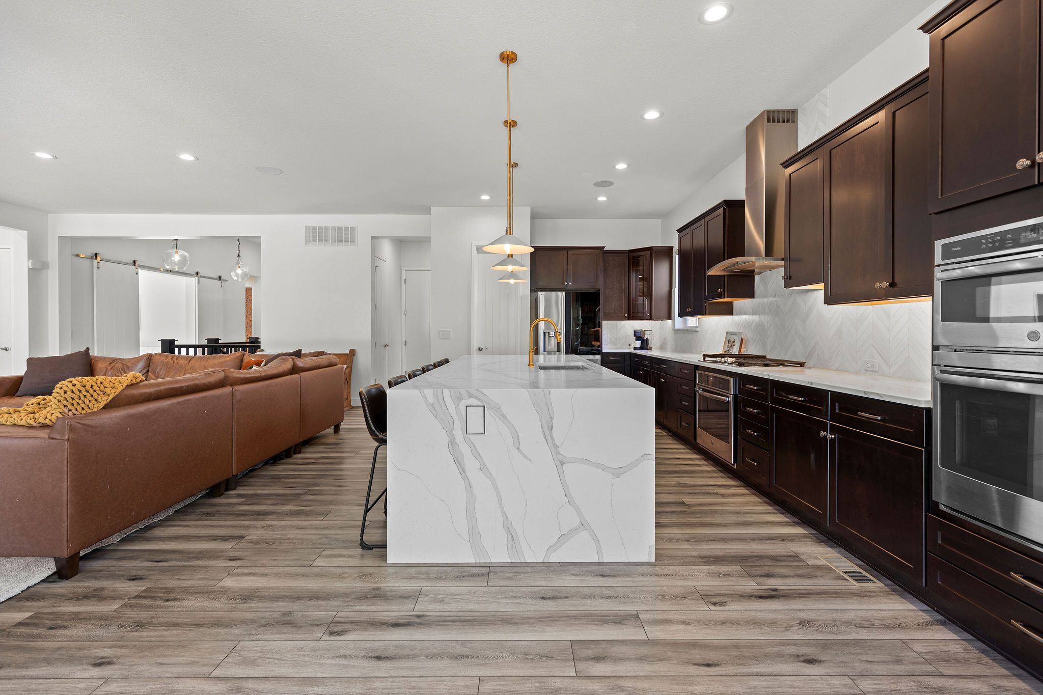  Luxury and comfort come together in this expansive ranch-style home - 物件實景