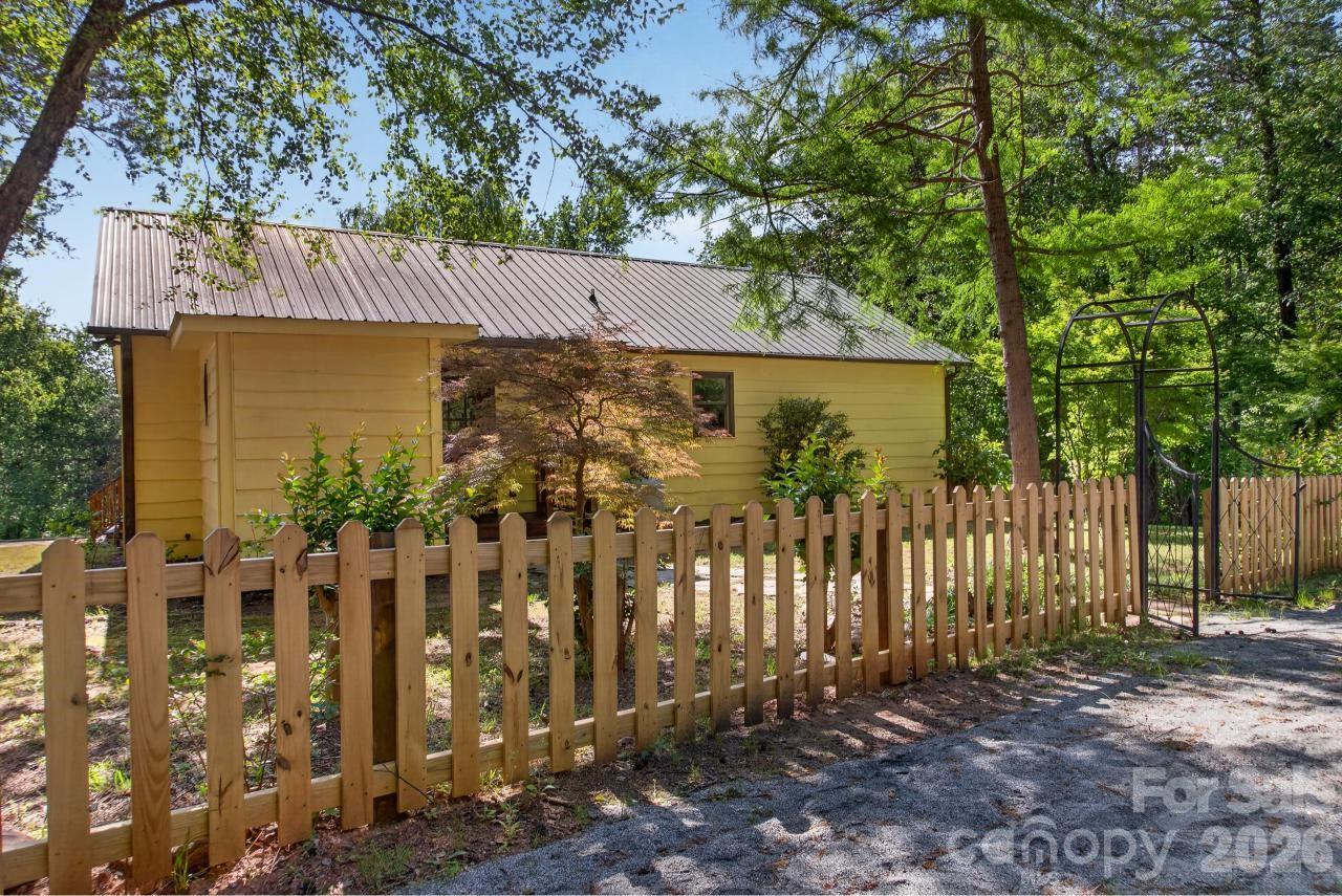 Columbus, North Carolina, 28722, United States, 2 Bedrooms Bedrooms, ,2 BathroomsBathrooms,Residential,For Sale,2044748