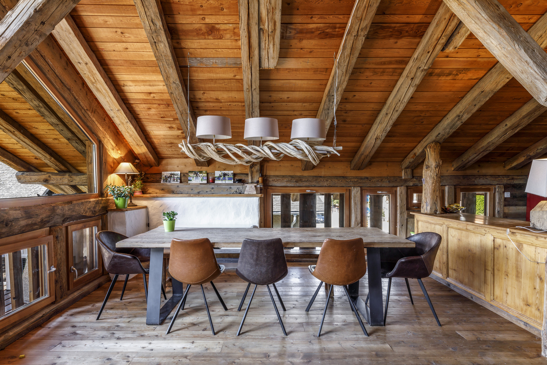  Magnificent renovated barn in the heart of the village of Icogne - 物件實景