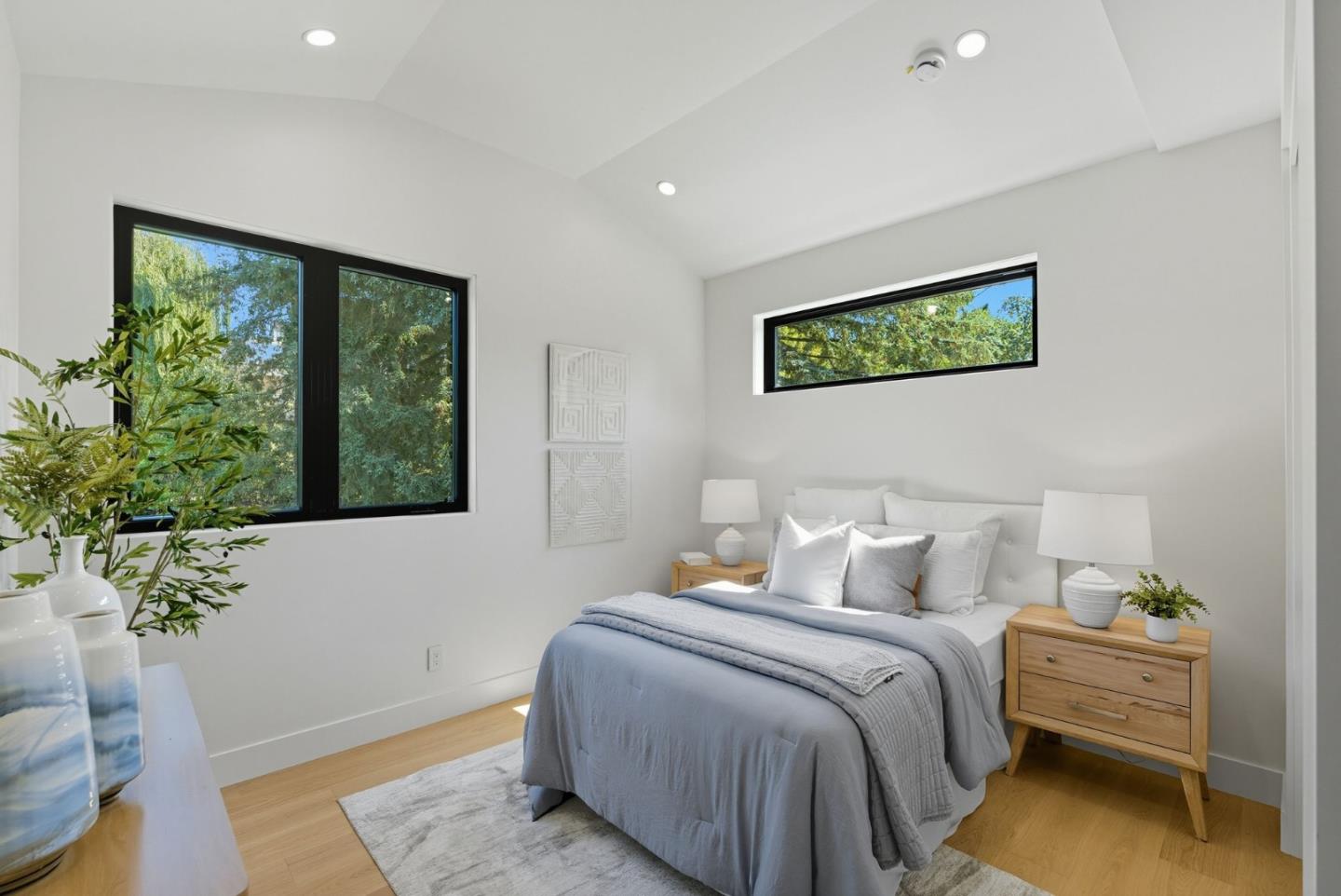 Menlo Park, California, 94025, United States, 6 Bedrooms Bedrooms, ,7 BathroomsBathrooms,Residential,For Sale,1947482