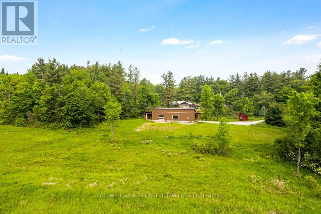 TAY VALLEY, Ontario, K0H 2B0, CA, 2 Bedrooms Bedrooms, ,1 BathroomBathrooms,Residential,For Sale,1866349