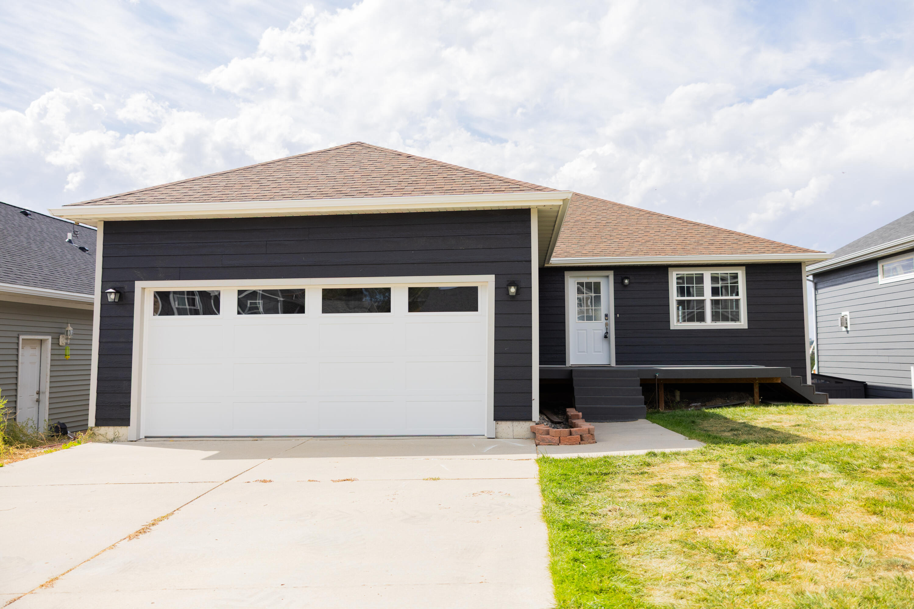 Sheridan, Wyoming, 82801, United States, 3 Bedrooms Bedrooms, ,3 BathroomsBathrooms,Residential,For Sale,1885814