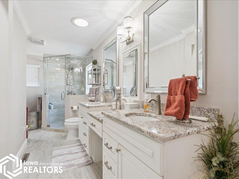 Burlington, Iowa, 52601, United States, 3 Bedrooms Bedrooms, ,3 BathroomsBathrooms,Residential,For Sale,1980074