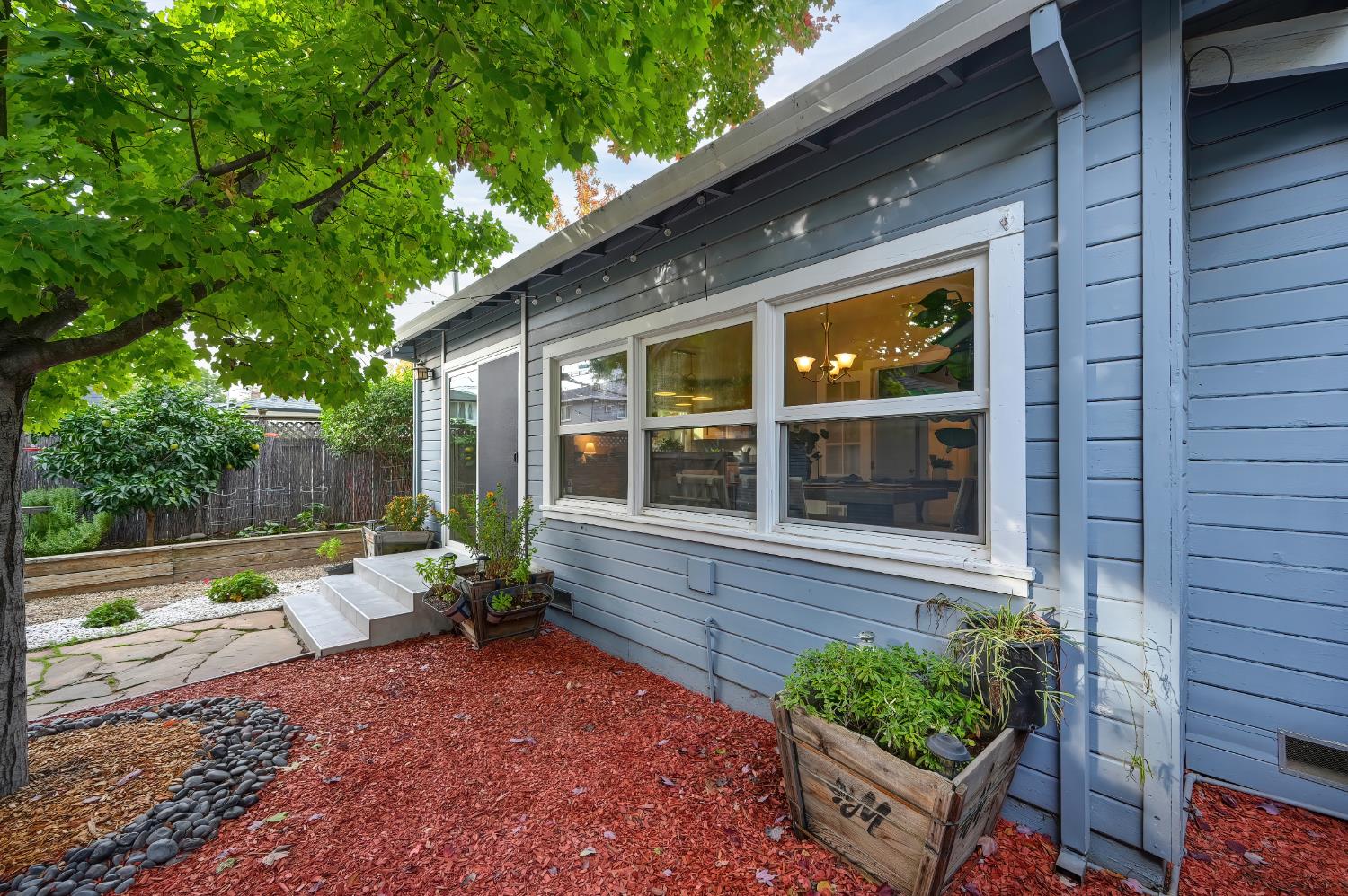 Sacramento, California, 95817, United States, 2 Bedrooms Bedrooms, ,1 BathroomBathrooms,Residential,For Sale,1991606