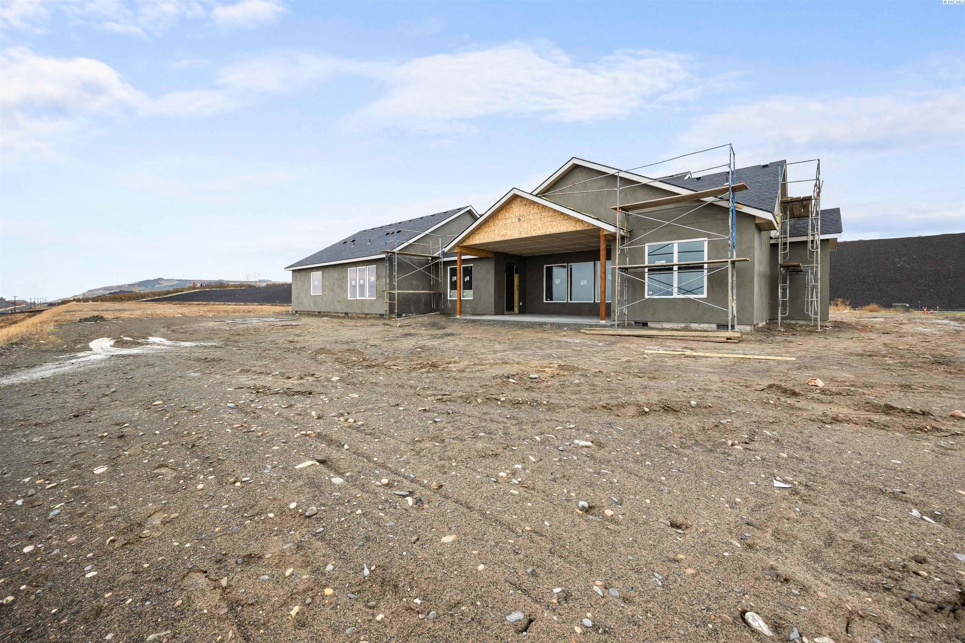 Pasco, Washington, 99301, United States, 4 Bedrooms Bedrooms, ,2 BathroomsBathrooms,Residential,For Sale,1978072