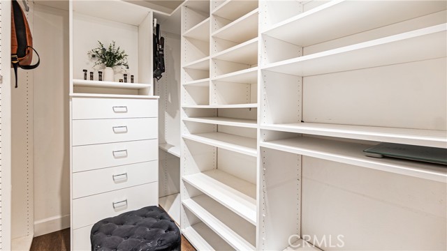 Hollywood Hills, California, 90068, United States, 2 Bedrooms Bedrooms, ,2 BathroomsBathrooms,Residential,For Sale,1981574