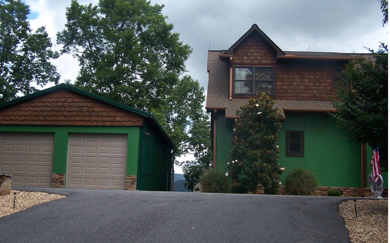 Hiawassee, Georgia, 30546, United States, 3 Bedrooms Bedrooms, ,3 BathroomsBathrooms,Residential,For Sale,1944603