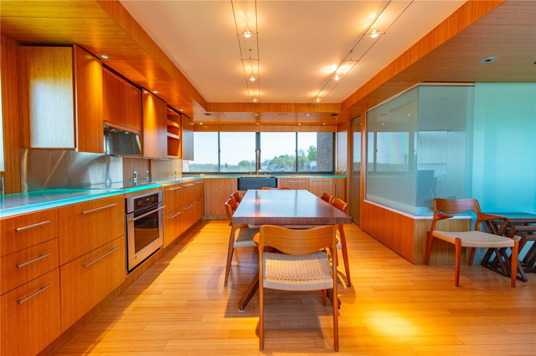 Pittsburgh, Pennsylvania, 15211, United States, 1 Bedroom Bedrooms, ,2 BathroomsBathrooms,Residential,For Sale,1981120