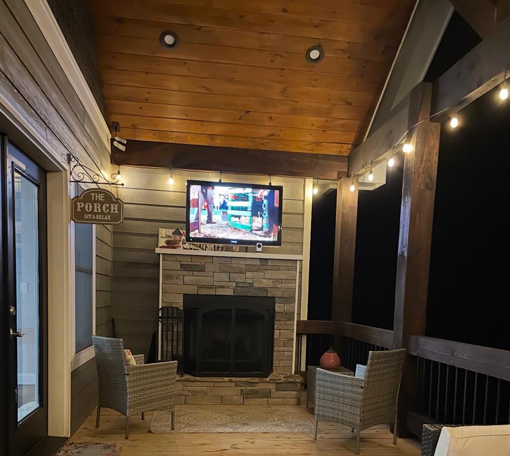 Blue Ridge, Georgia, 30513, United States, 4 Bedrooms Bedrooms, ,3 BathroomsBathrooms,Residential,For Sale,1919081