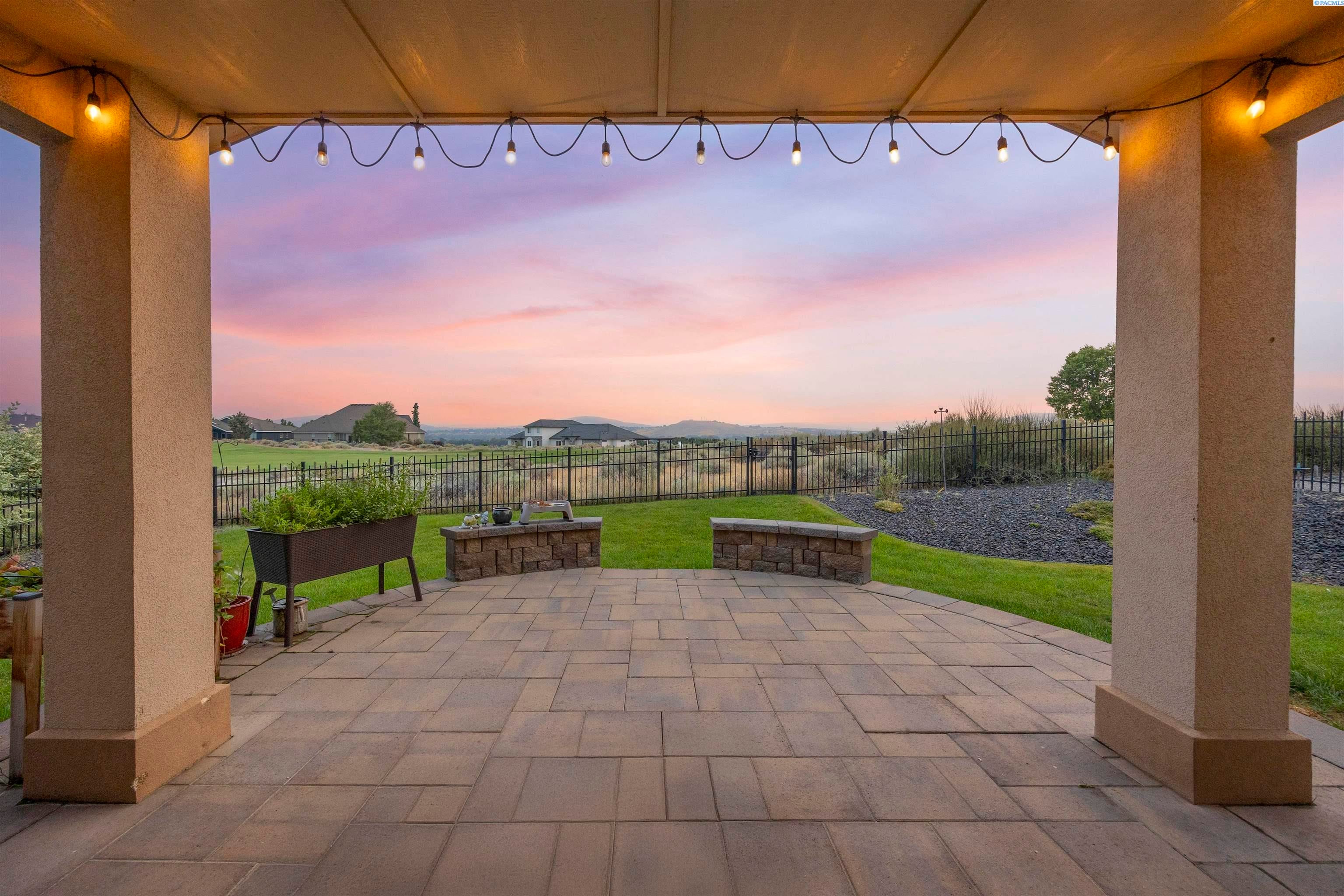 Richland, Washington, 99354, United States, 4 Bedrooms Bedrooms, ,2 BathroomsBathrooms,Residential,For Sale,1981537