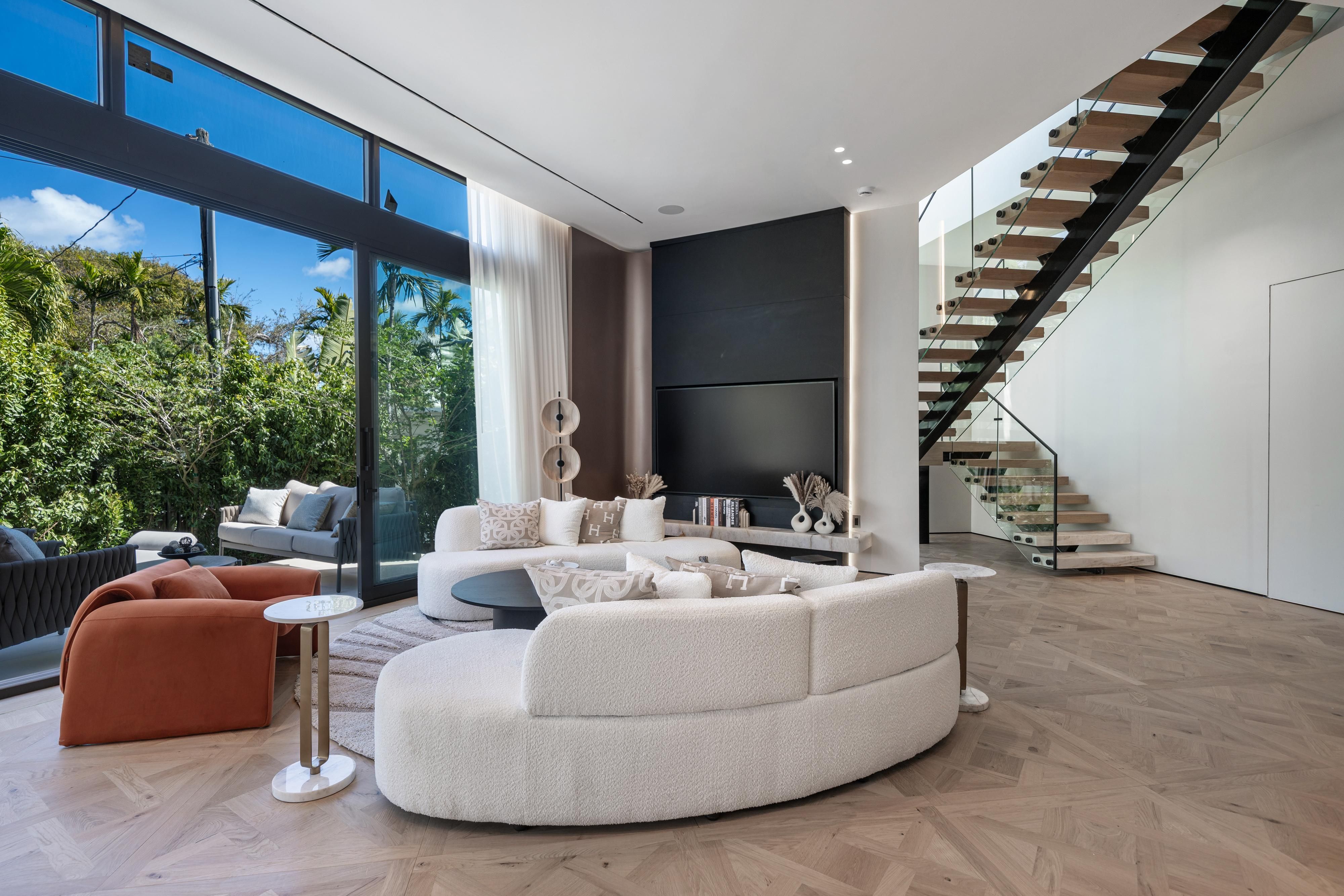  1045 W 47th Ct, Miami Beach, FL, 33140 - 物件實景