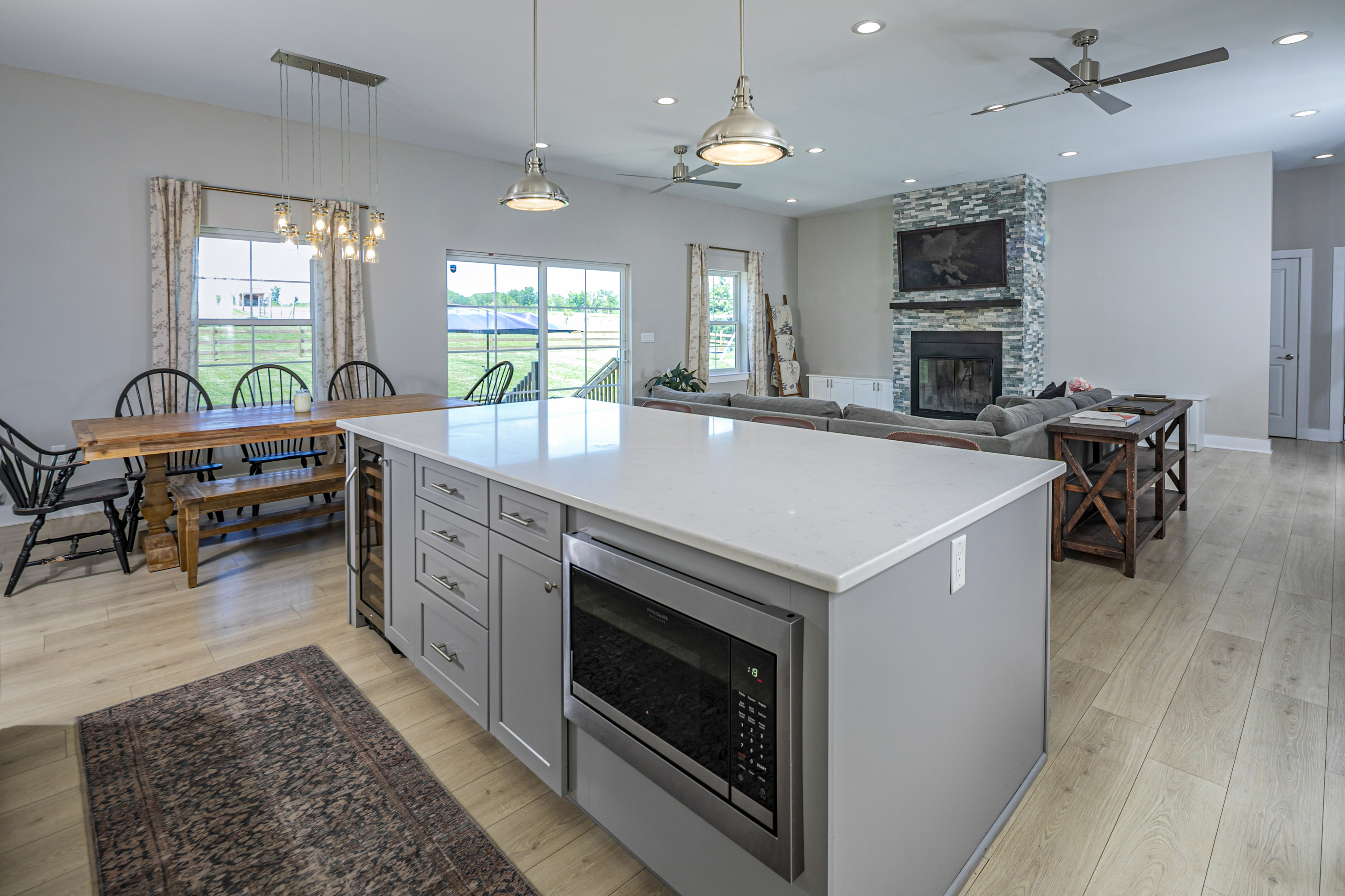  Elegant Open Concept Living on Six Pastoral Acres - 物件實景