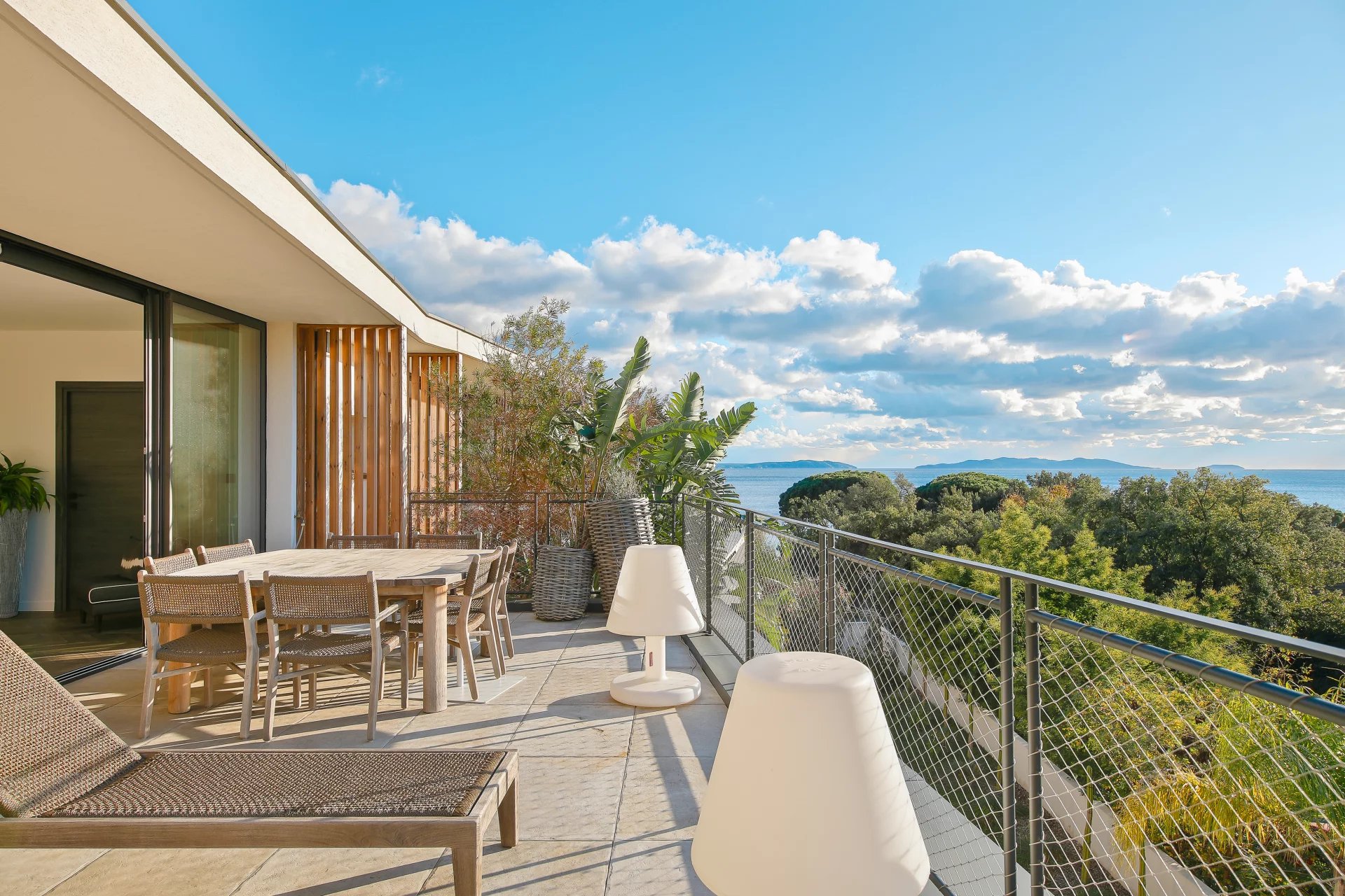 Le Lavandou, Provence-Alpes-Côte d’Azur, 83980, FR, 4 Bedrooms Bedrooms, ,Residential,For Sale,1998192