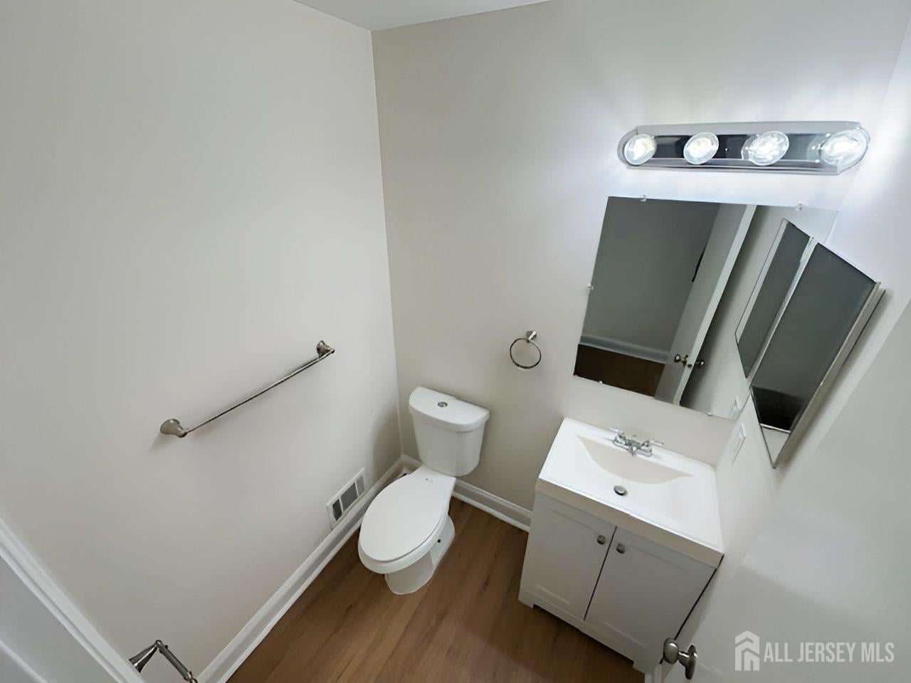 South Brunswick, New Jersey, 08810, United States, 4 Bedrooms Bedrooms, ,4 BathroomsBathrooms,Residential,For Sale,1978148