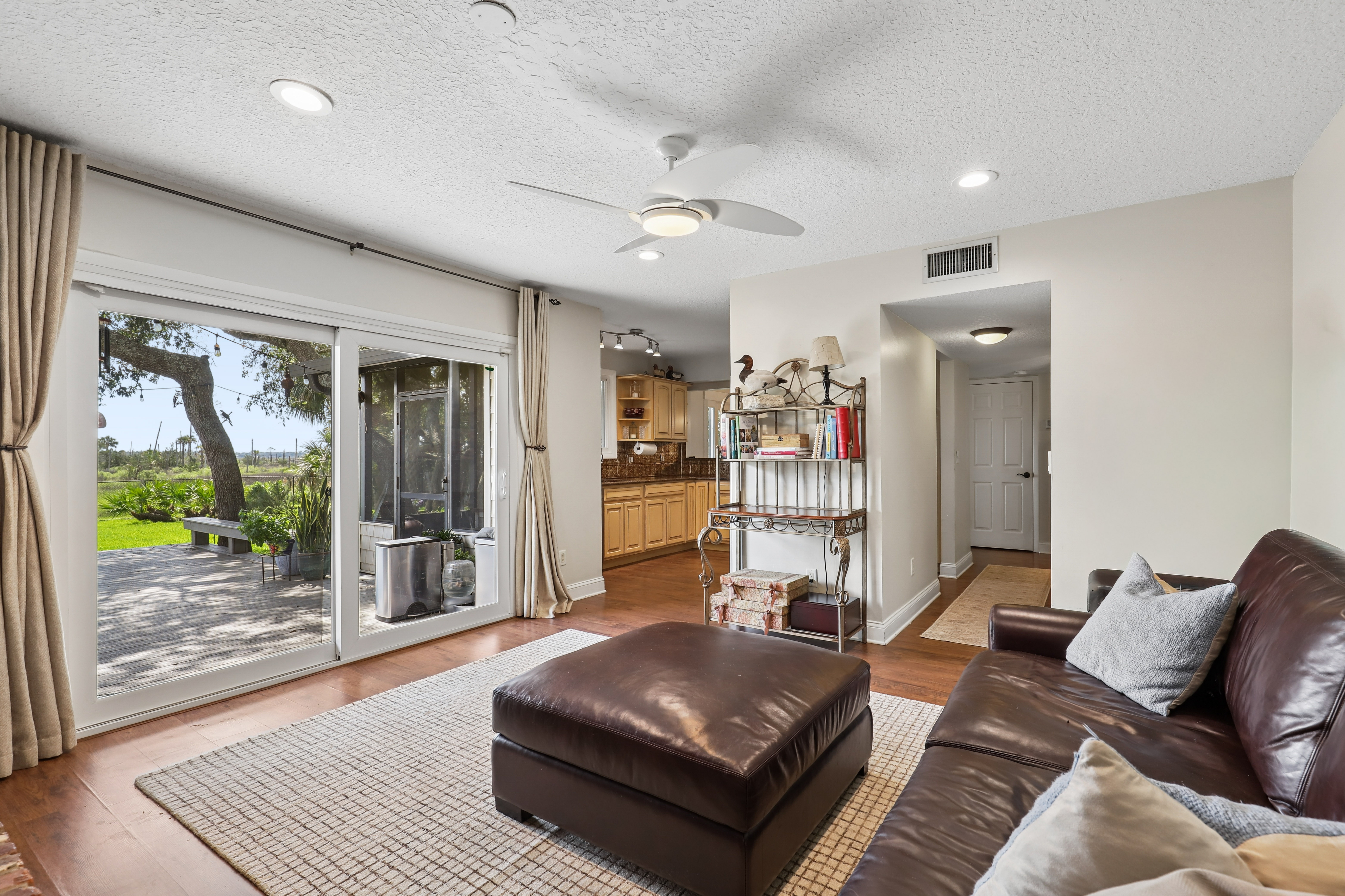  3831 Luth Drive E, Jacksonville, FL, 32250 - 物件實景